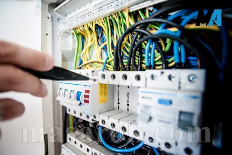 فرص عمل للكهربائيين في إسبانيا: شركة تبحث عن متخصصين بخبرة سنتين عبر أنابيك