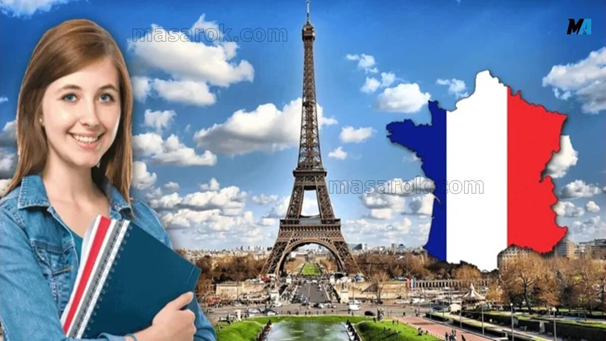 طالب عربي يدرس في جامعة فرنسية في سنة 2025