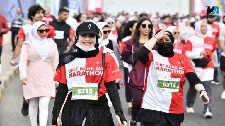 متطوعون يشاركون في ماراثون بنك الخليج 642 بمدينة الكويت 2025